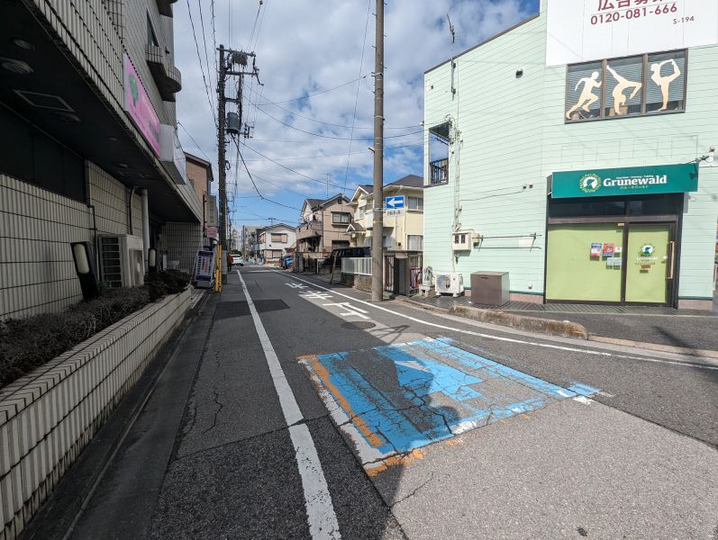 南側前面道路(幅員6.0m 一方通行)